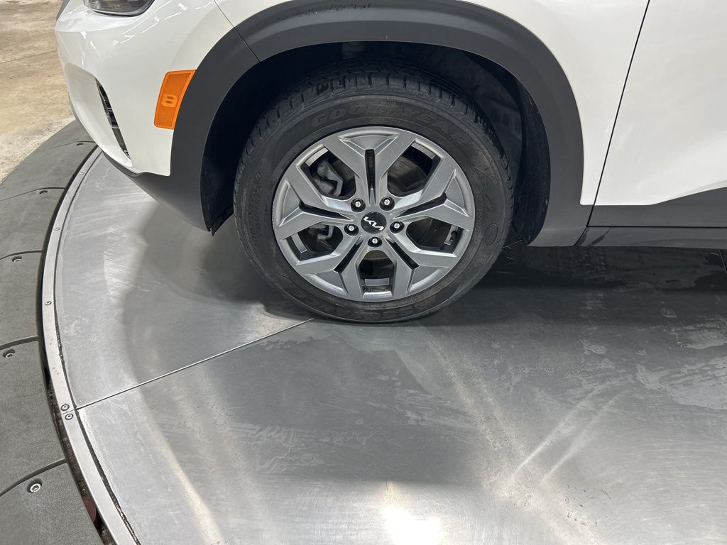 used 2024 Kia Seltos car, priced at $23,374