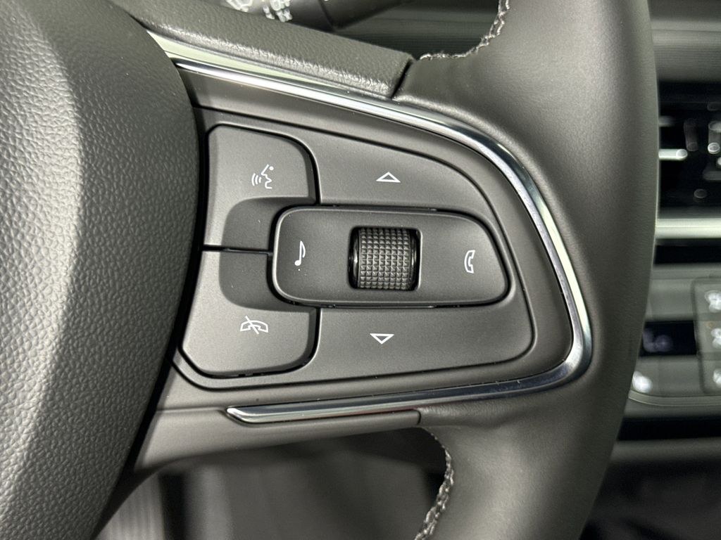 new 2025 Buick Envista car, priced at $29,869