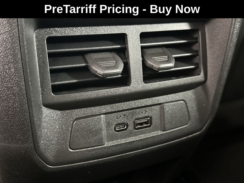 new 2025 GMC Canyon car, priced at $40,995