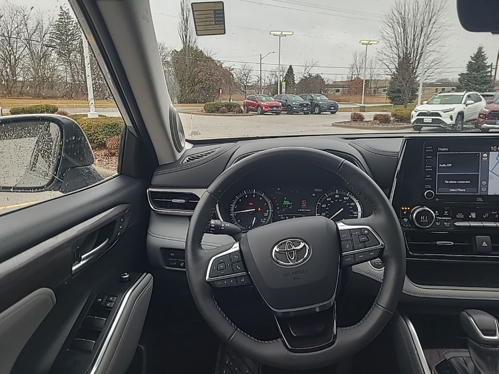 used 2021 Toyota Highlander car, priced at $41,209