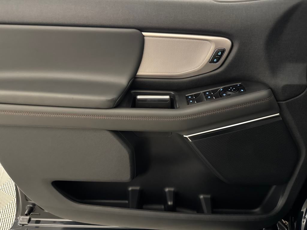 new 2025 Ford Expedition car, priced at $67,653