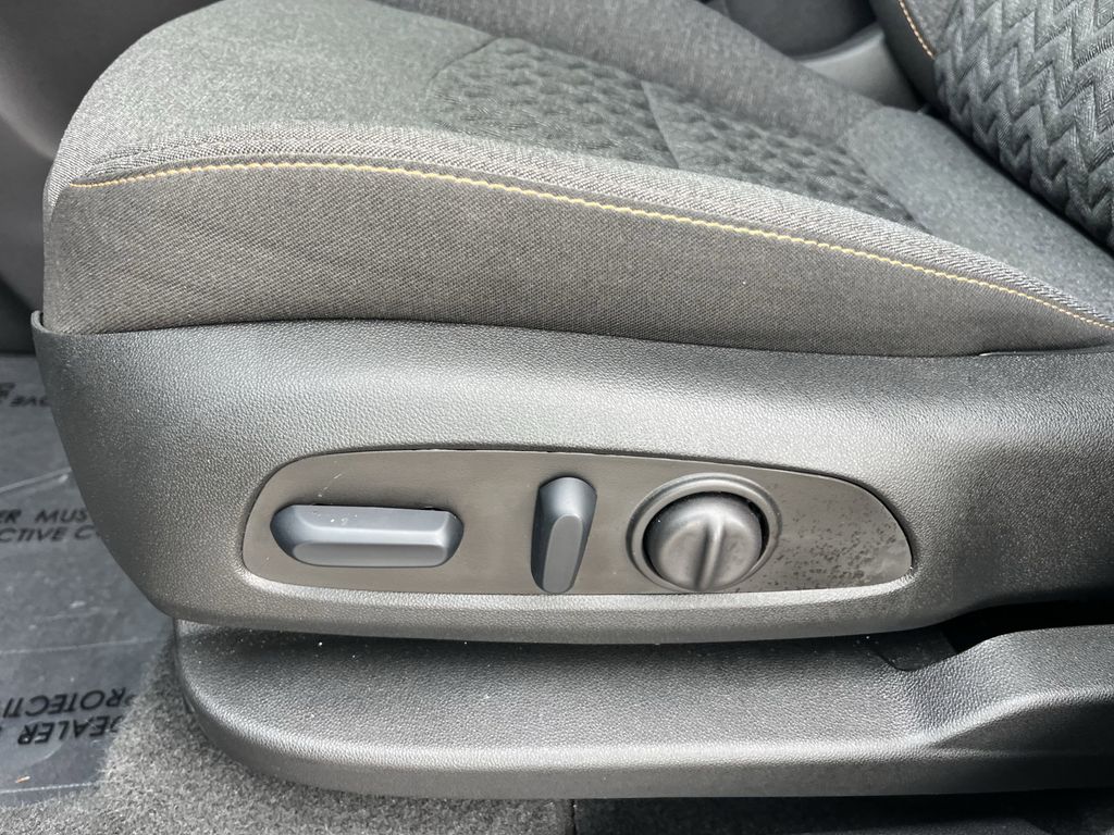 used 2024 Chevrolet Equinox car, priced at $25,991