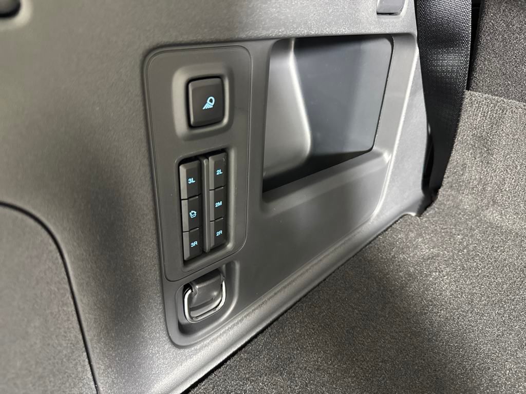 new 2025 Ford Expedition car, priced at $67,653