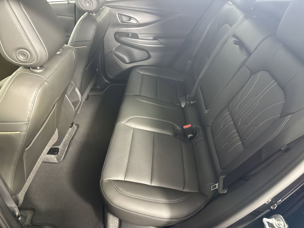 new 2025 Buick Envista car, priced at $31,085