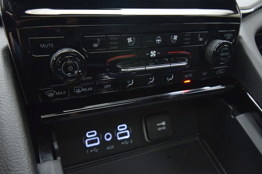 new 2024 Jeep Grand Cherokee L car, priced at $57,165