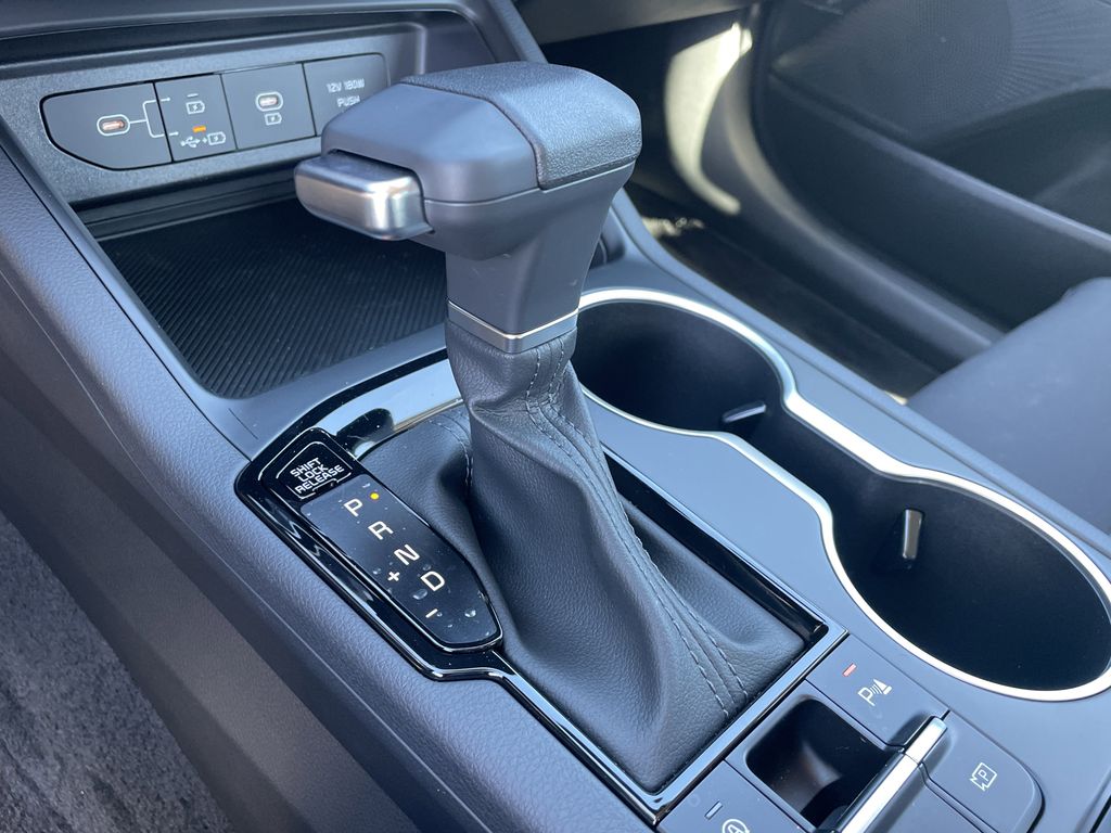 new 2026 Kia K5 car, priced at $25,738