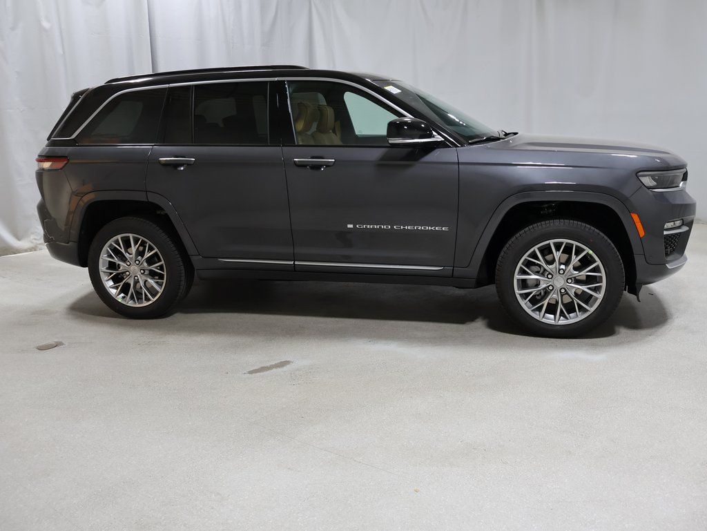 new 2025 Jeep Grand Cherokee car, priced at $59,950