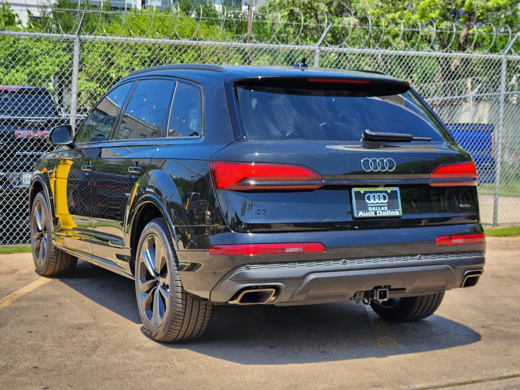new 2025 Audi Q7 car, priced at $77,750