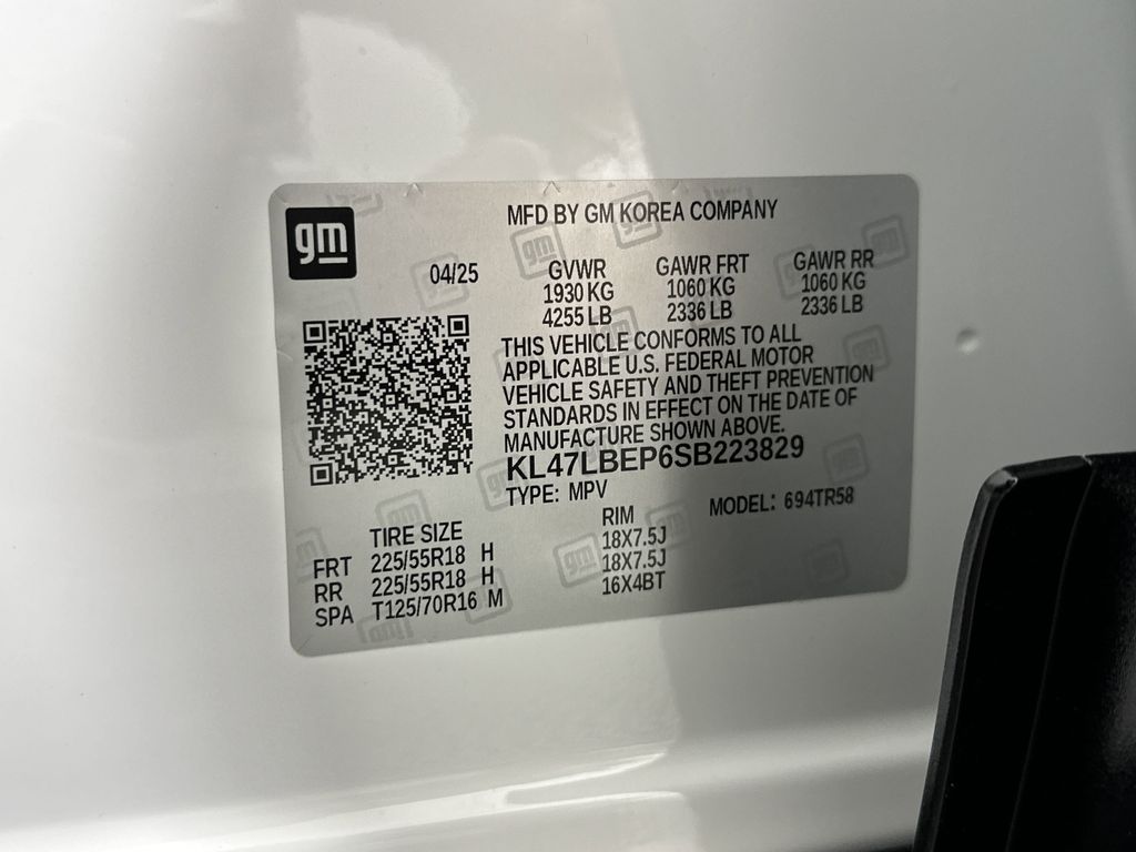 new 2025 Buick Envista car, priced at $29,075