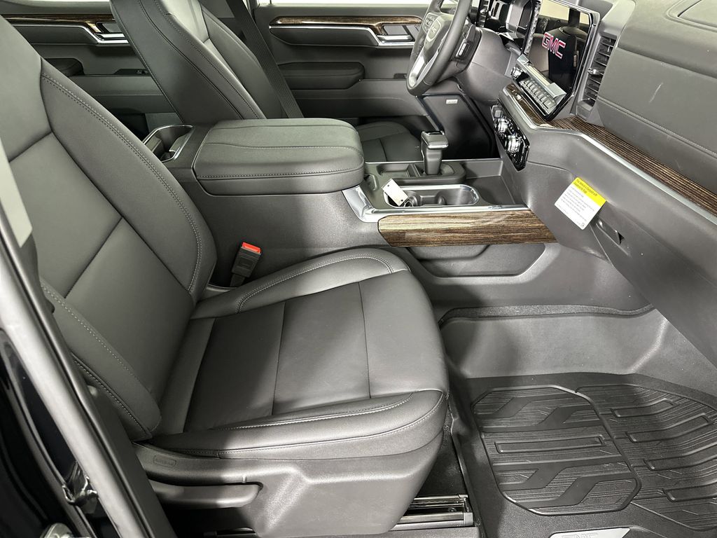 new 2025 GMC Sierra 1500 car, priced at $62,224