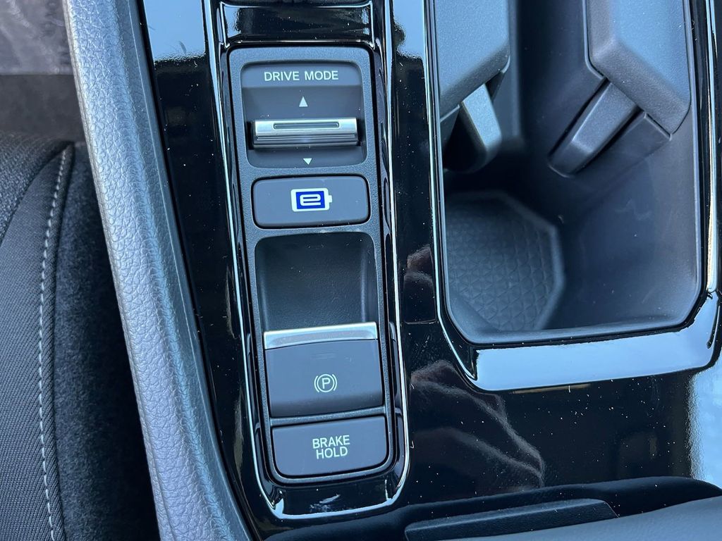 new 2025 Honda Accord Hybrid car, priced at $33,850