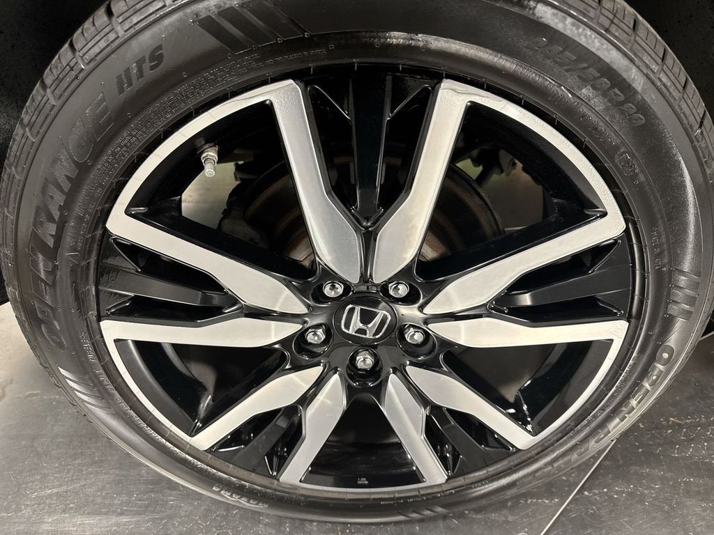 used 2022 Honda Pilot car, priced at $34,997