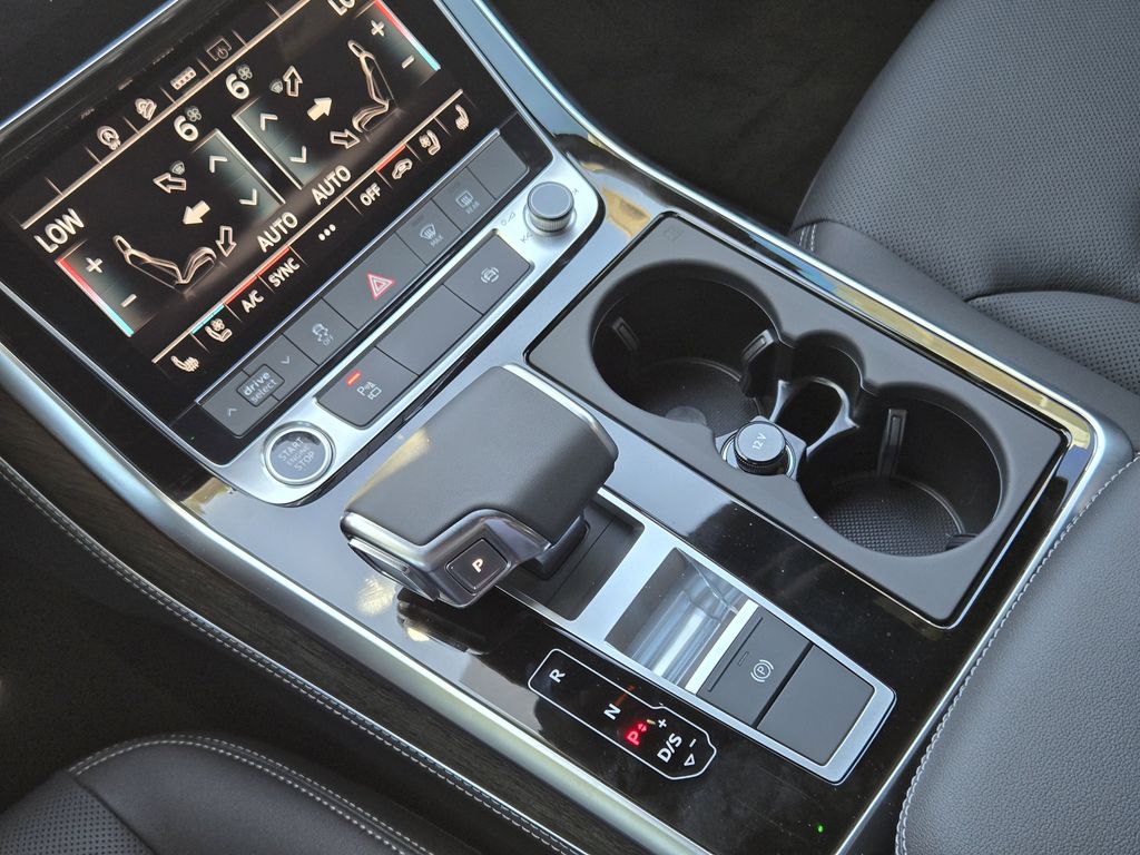 new 2025 Audi Q7 car, priced at $71,100