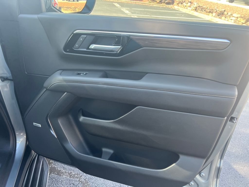 new 2025 Chevrolet Tahoe car, priced at $75,459