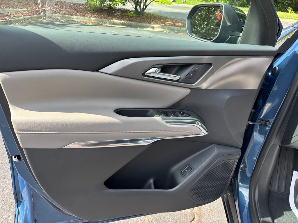 new 2025 Chevrolet Traverse car, priced at $44,695