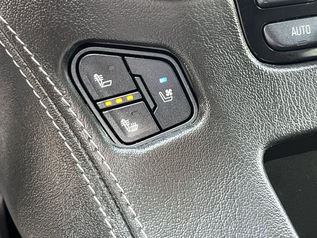 used 2019 GMC Yukon car, priced at $27,591