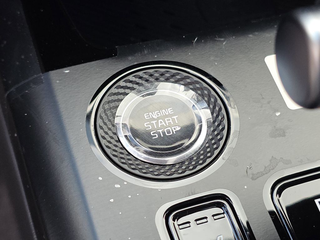 new 2025 Kia Niro car, priced at $30,220