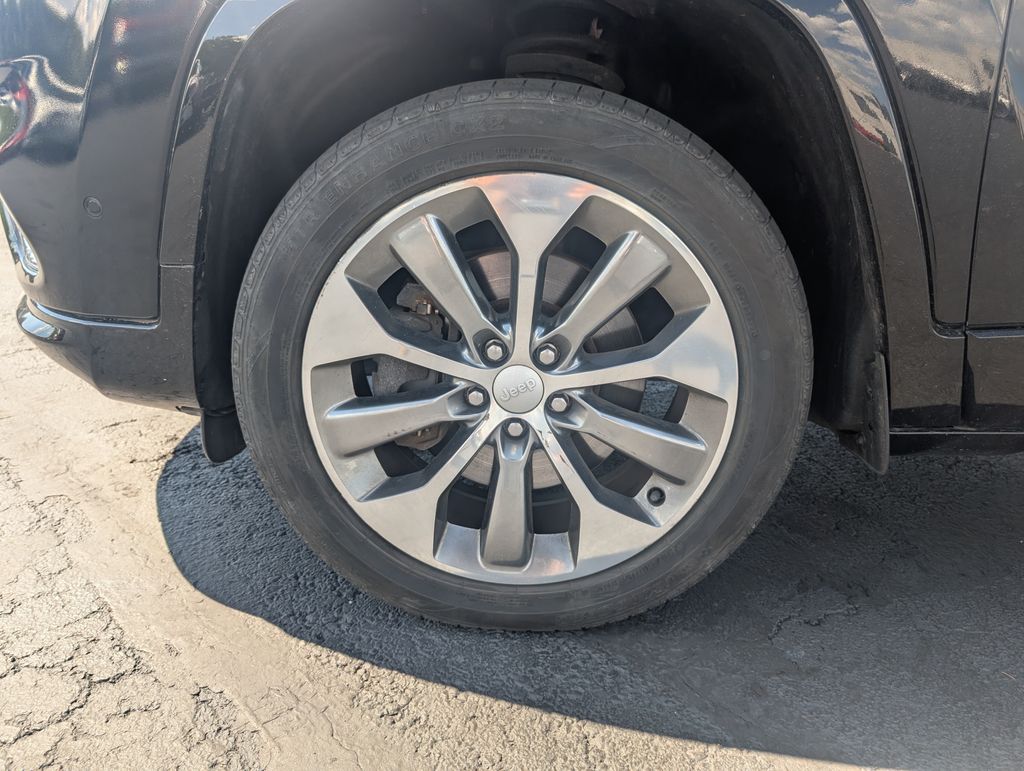 used 2019 Jeep Cherokee car, priced at $18,500