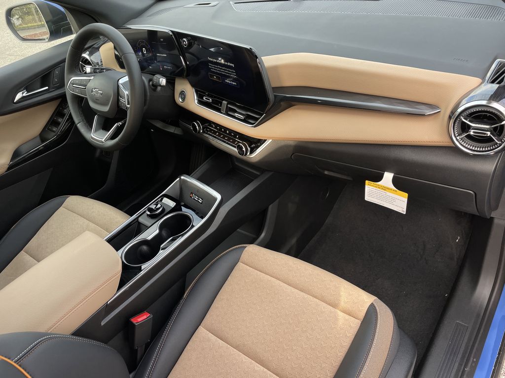 new 2026 Chevrolet Equinox car, priced at $32,900