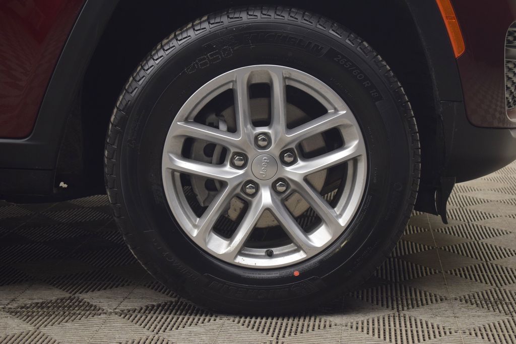 new 2025 Jeep Grand Cherokee car, priced at $40,288