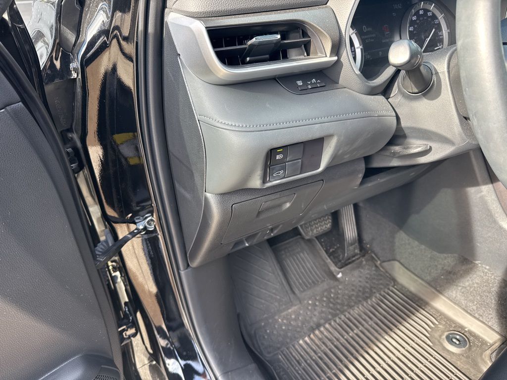 used 2022 Toyota Highlander car, priced at $33,791