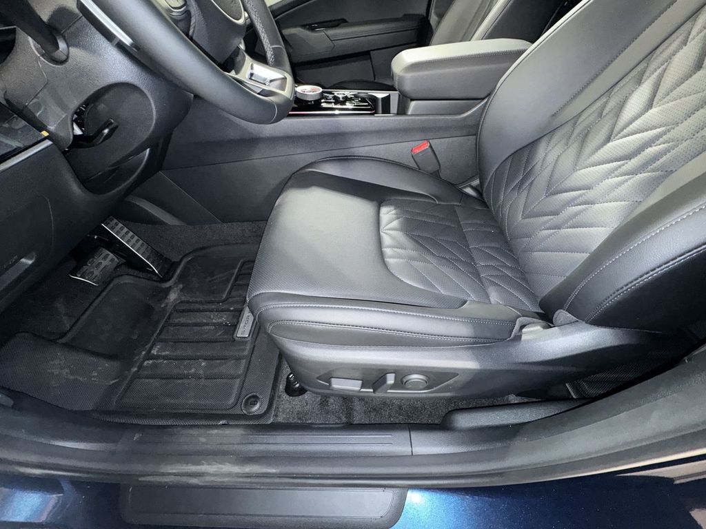 new 2025 Kia Sportage Plug-In Hybrid car, priced at $45,761