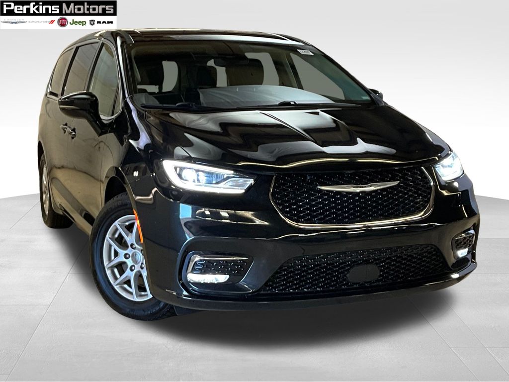used 2024 Chrysler Pacifica car, priced at $33,443