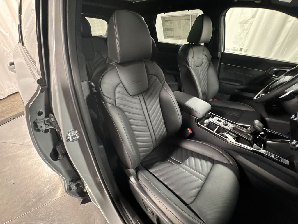 new 2025 Kia Sorento car, priced at $46,241