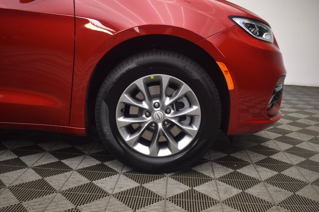 new 2026 Chrysler Pacifica car, priced at $43,561