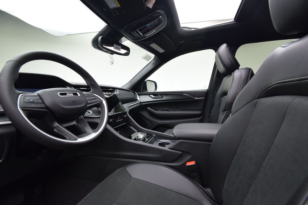 new 2025 Jeep Grand Cherokee L car, priced at $48,730
