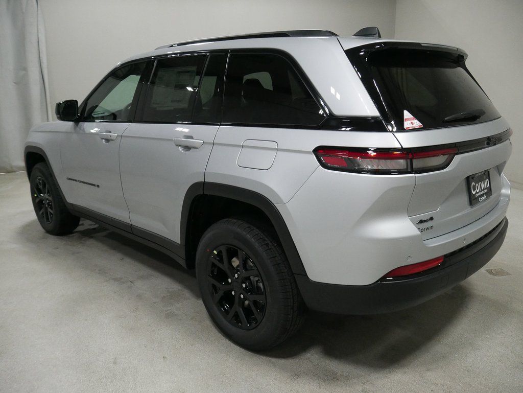 new 2024 Jeep Grand Cherokee car, priced at $42,030