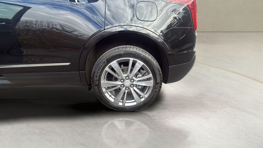 used 2025 Cadillac XT5 car, priced at $46,200