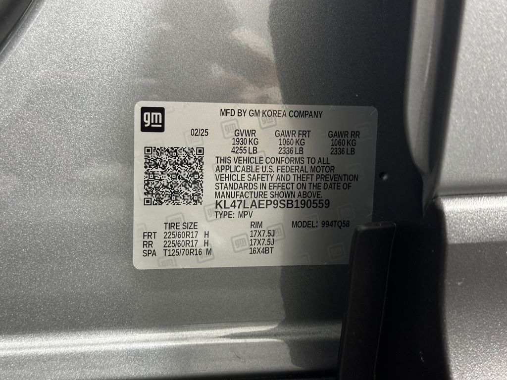 new 2025 Buick Envista car, priced at $26,185