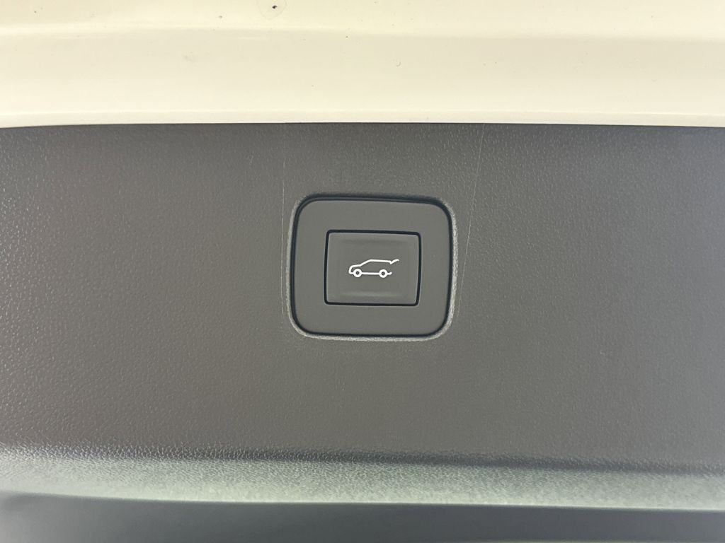 new 2025 Buick Envista car, priced at $30,095