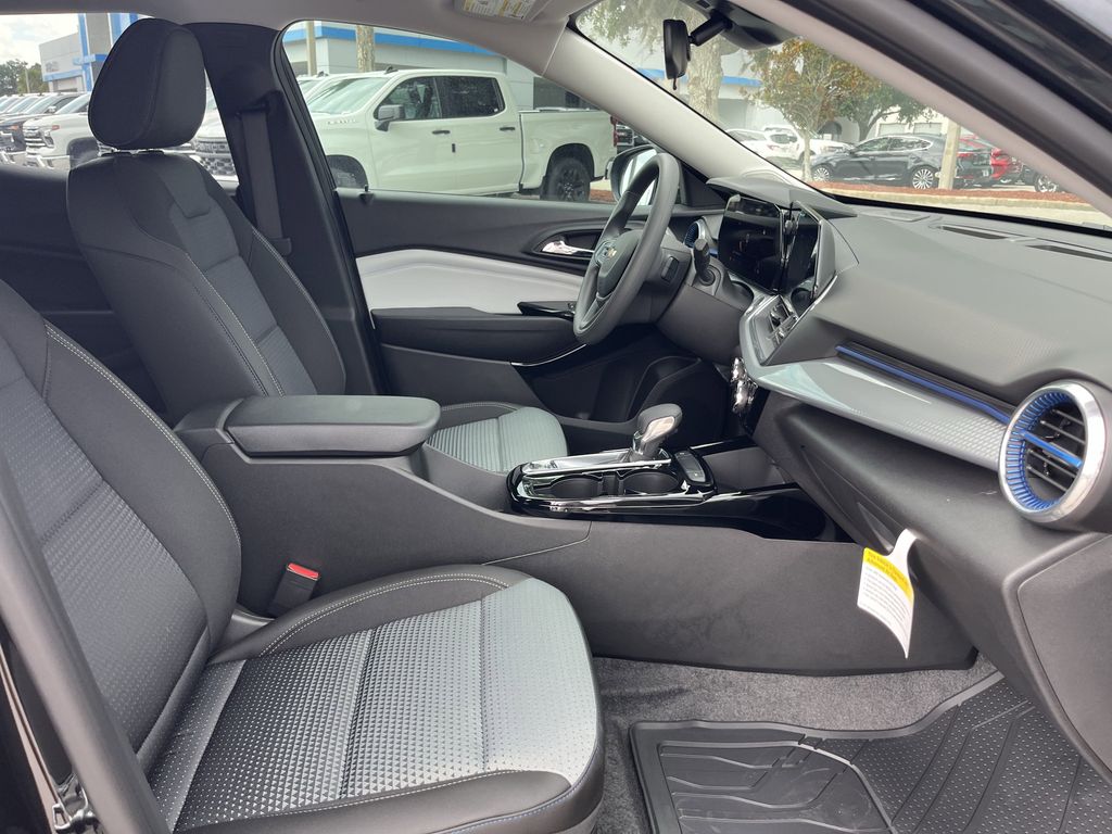 new 2025 Chevrolet Trax car, priced at $22,862