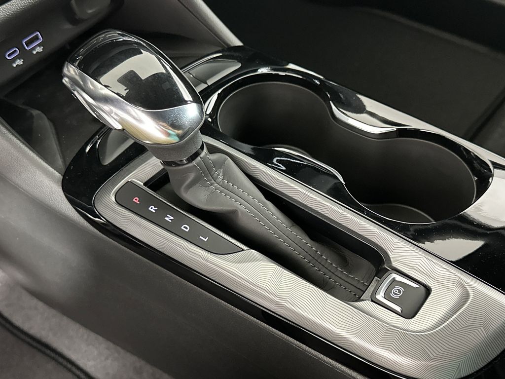 new 2025 Buick Envista car, priced at $29,075