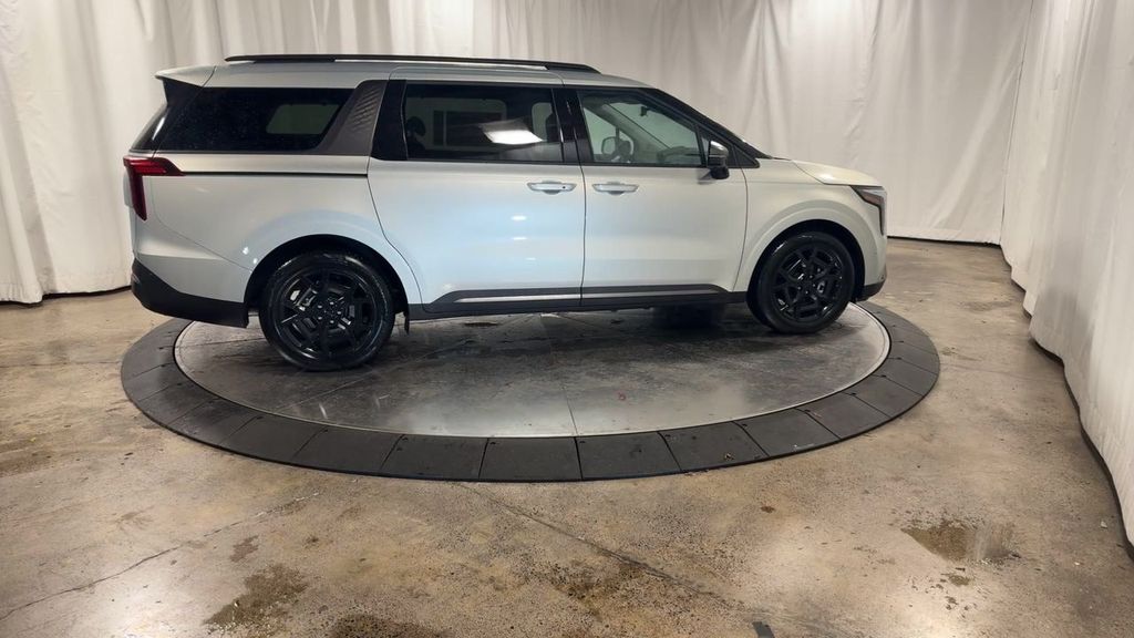 new 2025 Kia Carnival Hybrid car, priced at $50,640
