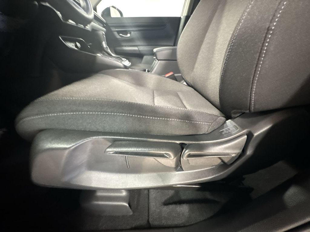 used 2025 Honda CR-V car, priced at $31,300