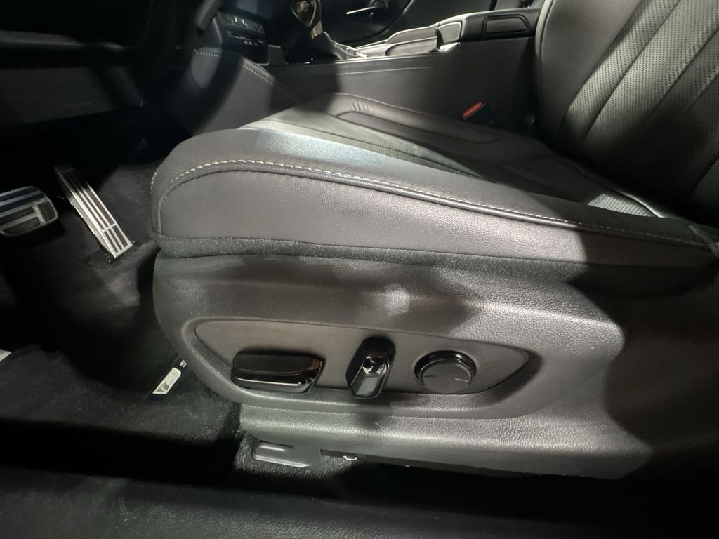 used 2022 Lexus ES car, priced at $37,992