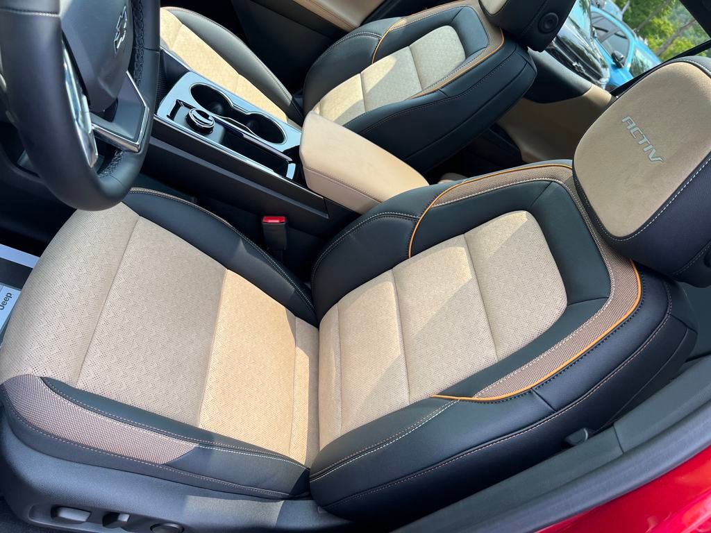 new 2025 Chevrolet Equinox car, priced at $40,370