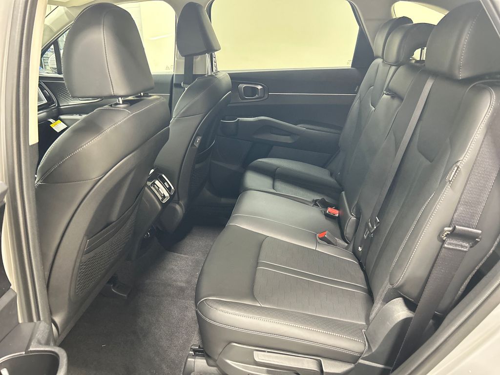 new 2025 Kia Sorento car, priced at $35,985