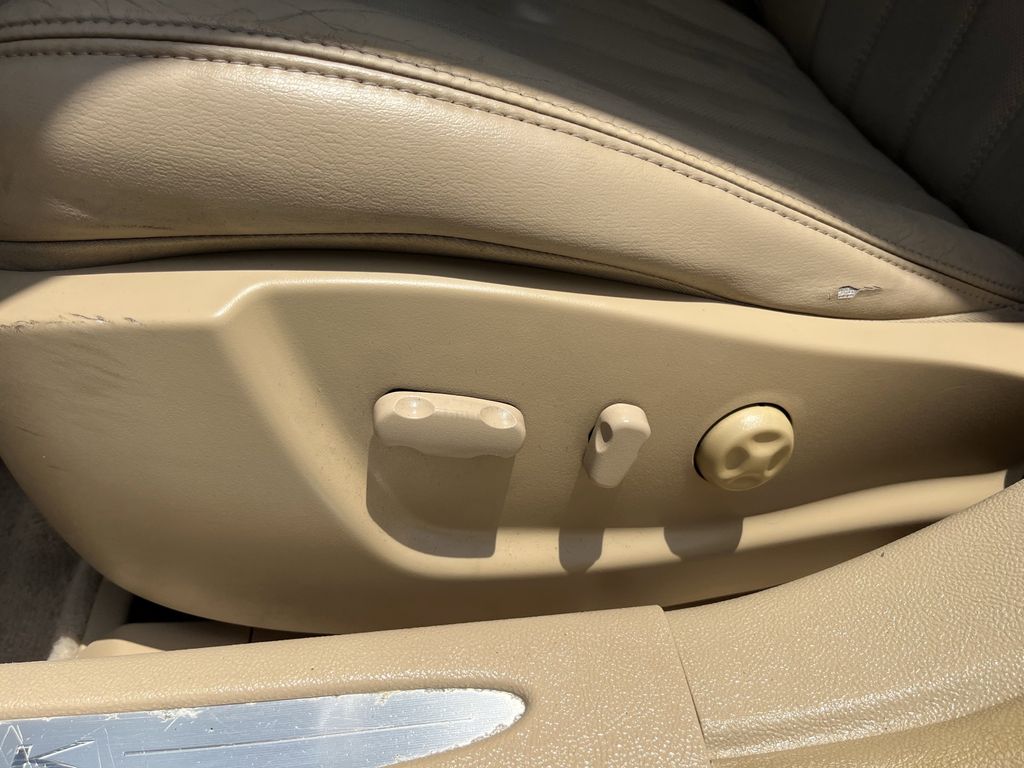 used 2007 Buick Lucerne car, priced at $6,991