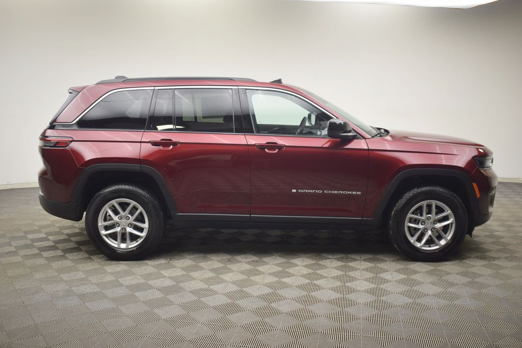 new 2025 Jeep Grand Cherokee car, priced at $40,288