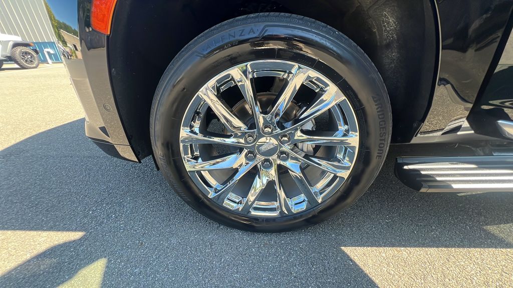 used 2021 Cadillac Escalade ESV car, priced at $61,300