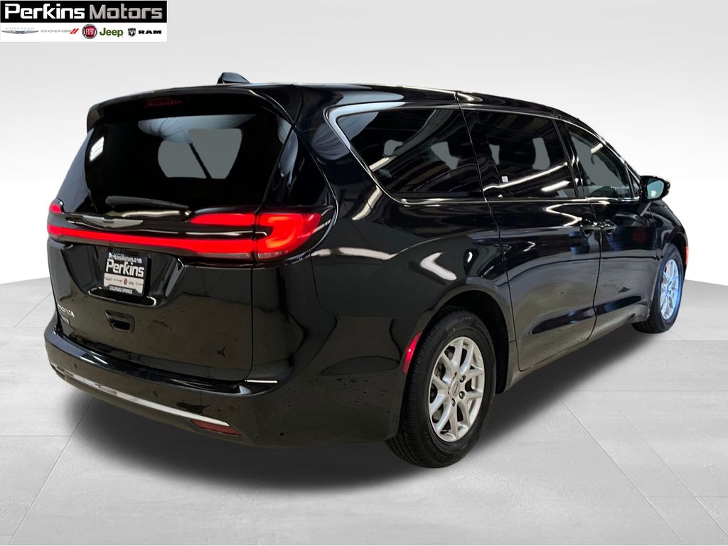 used 2024 Chrysler Pacifica car, priced at $29,492