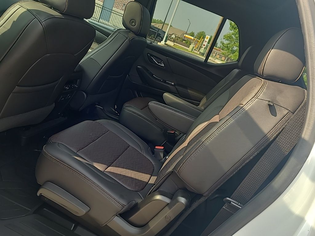 used 2022 Chevrolet Traverse car, priced at $37,563
