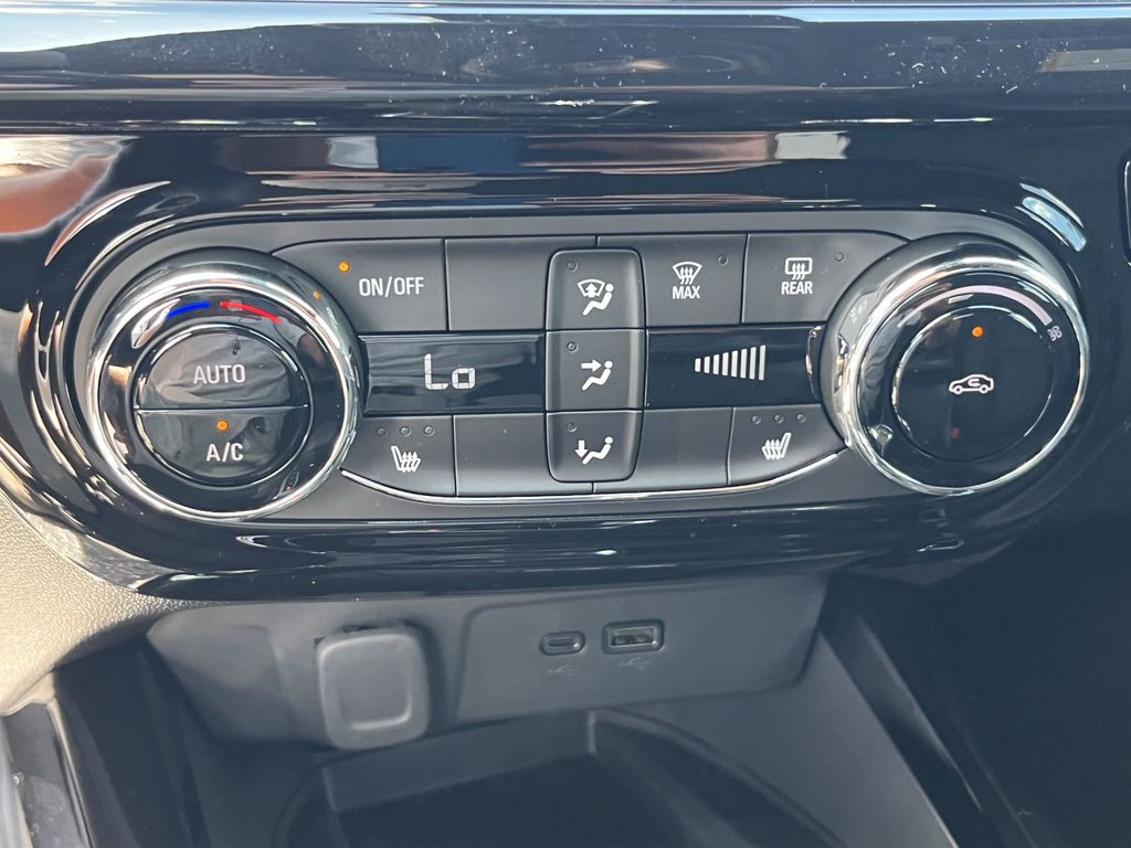 new 2025 Chevrolet Trax car, priced at $26,766