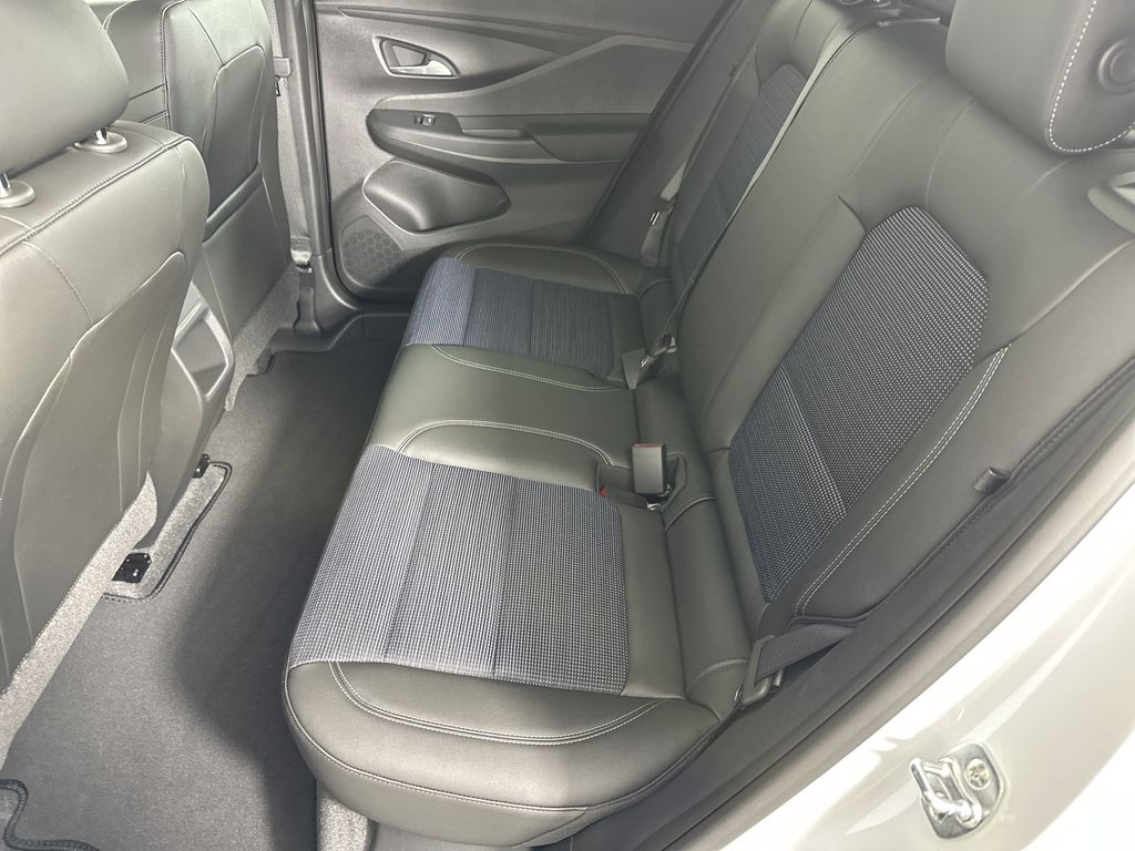 new 2025 Buick Envista car, priced at $24,695
