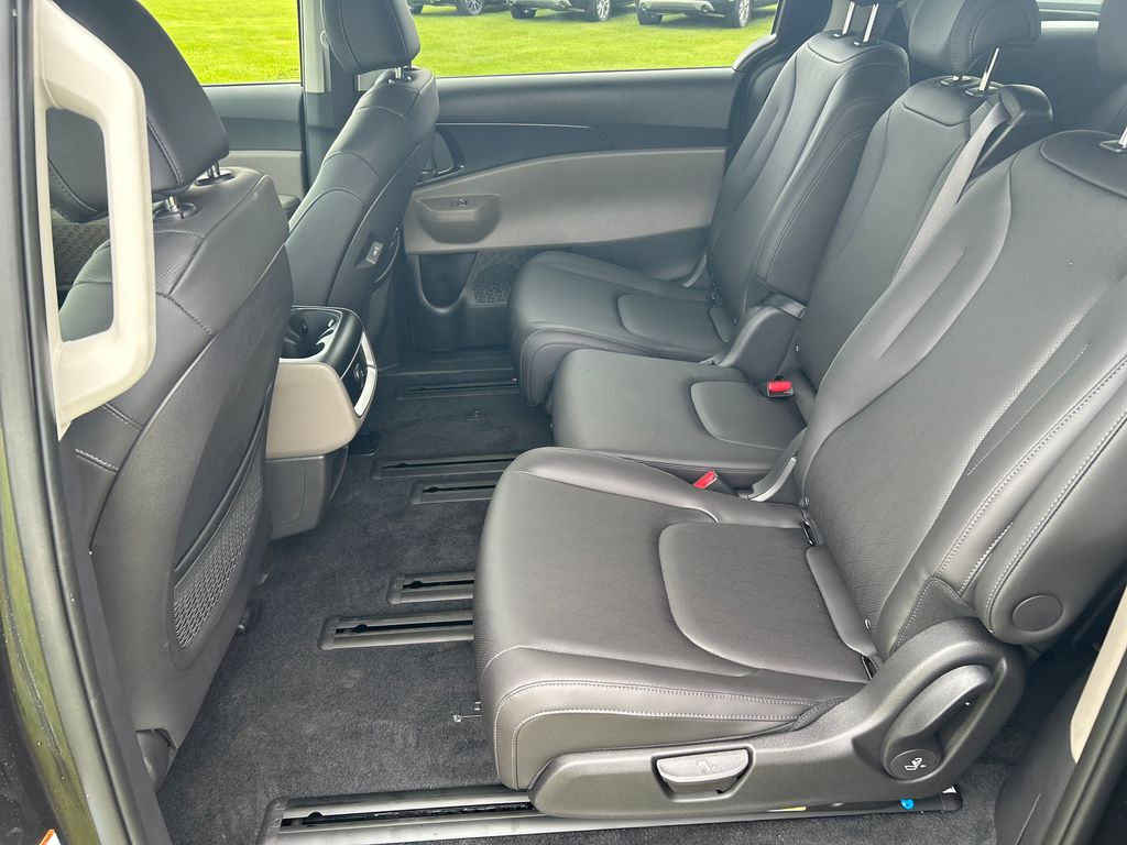 new 2026 Kia Carnival Hybrid car, priced at $40,982