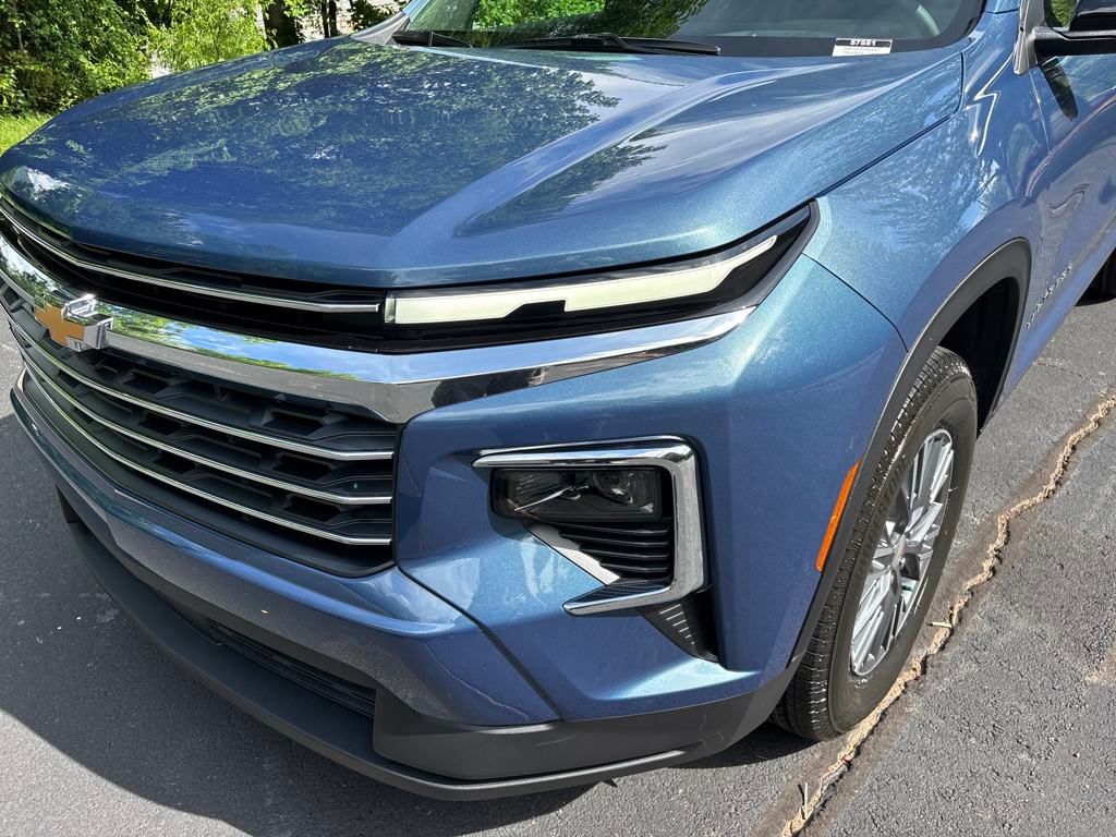 new 2025 Chevrolet Traverse car, priced at $44,695